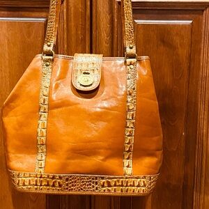 Tan Leather Shoulder Bag with Gold Clasp